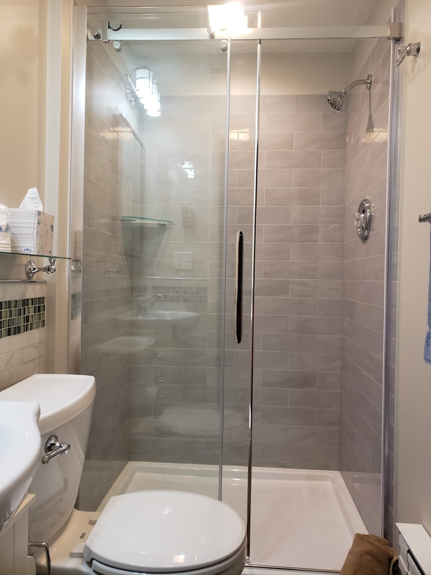 A picture of the shower bath in the beachfront house